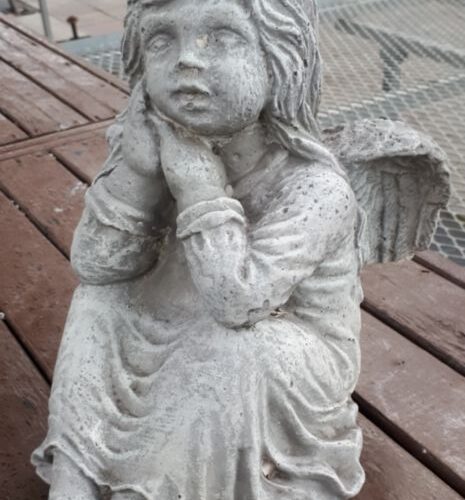 ange fille assis