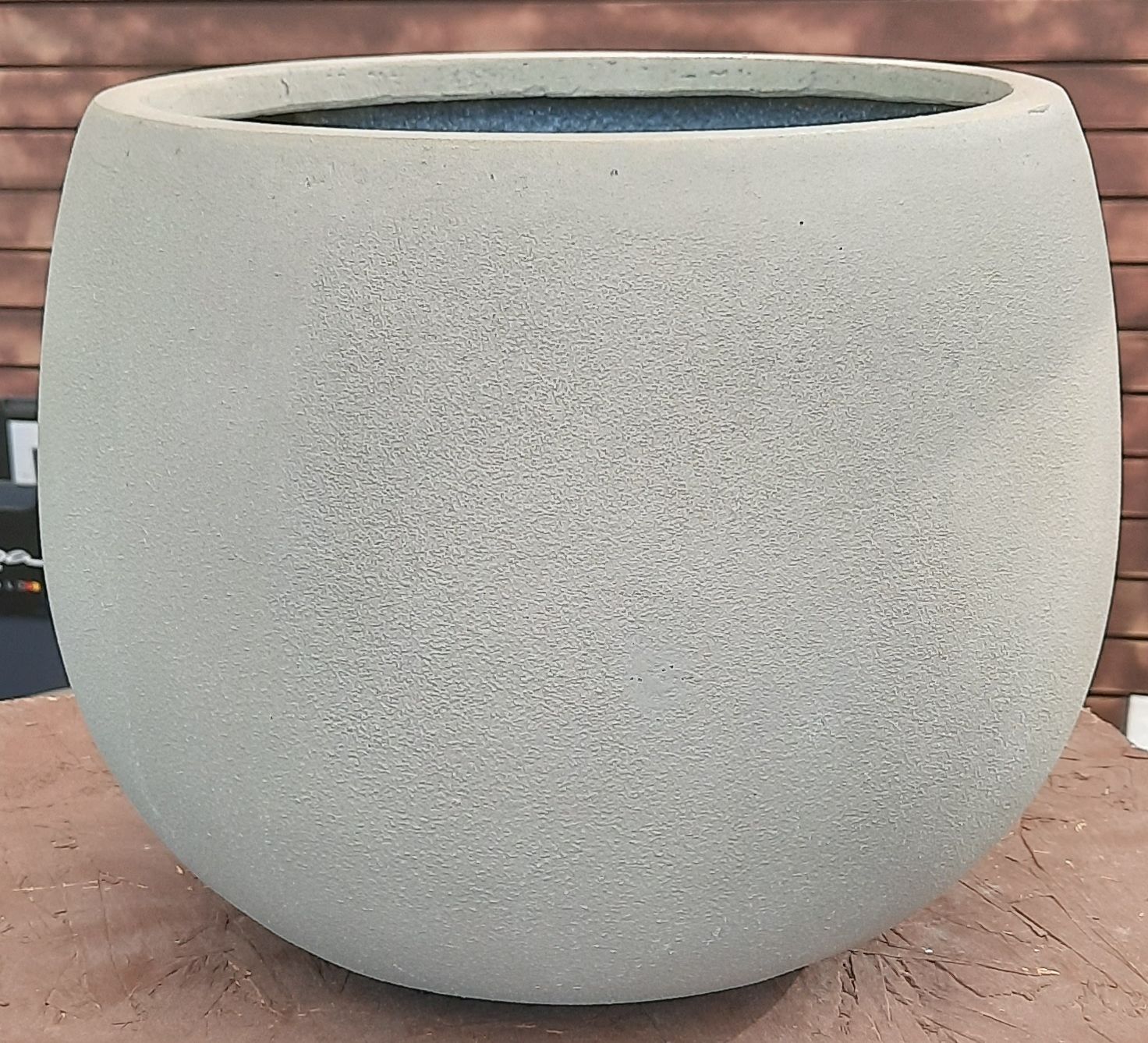 Pot rond blanc antique - fibre de verre