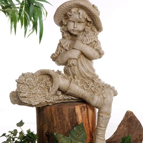 Alexia statue